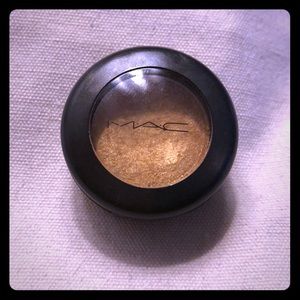 MAC Goldmine Eyeshadow - Used
Frost Shade
